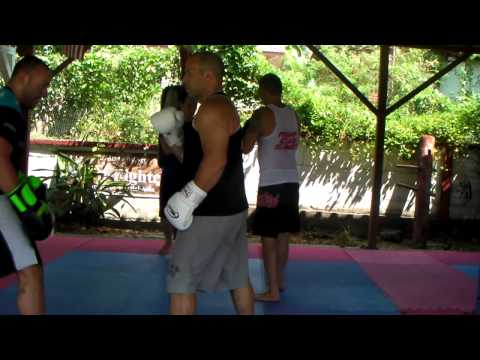 Dos vídeos de sparring en dos distancias de Wing Chun
