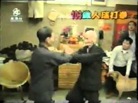 Anciano de 103 haciendo Wing Chun